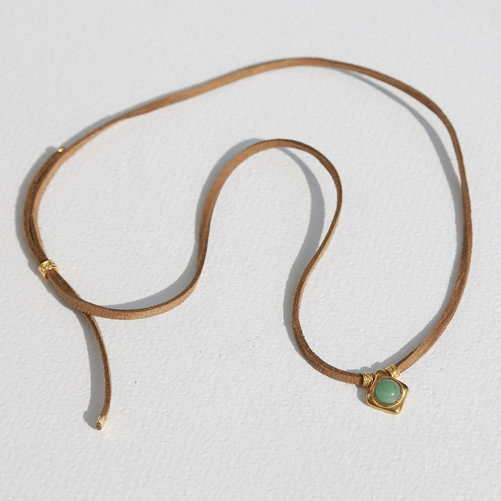 ras-de-cou en daim jade