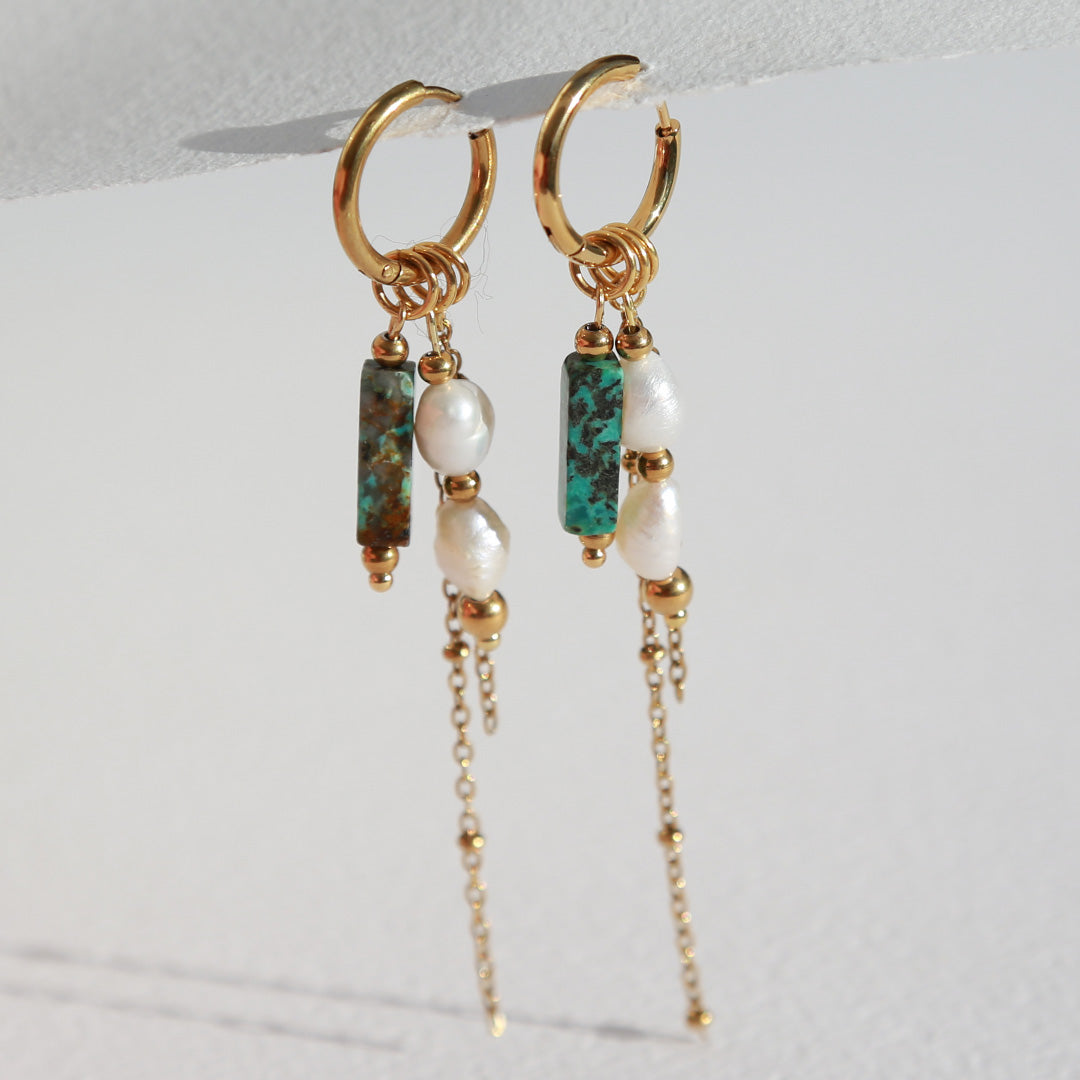 Boucles d'oreilles en or perle et pierre verte