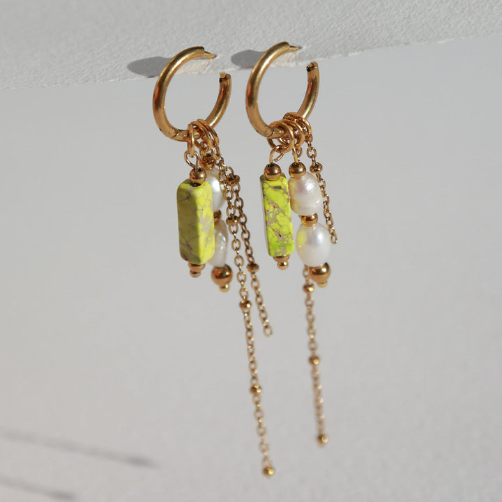 Boucles d'oreilles en or perle et pierre vert citron
