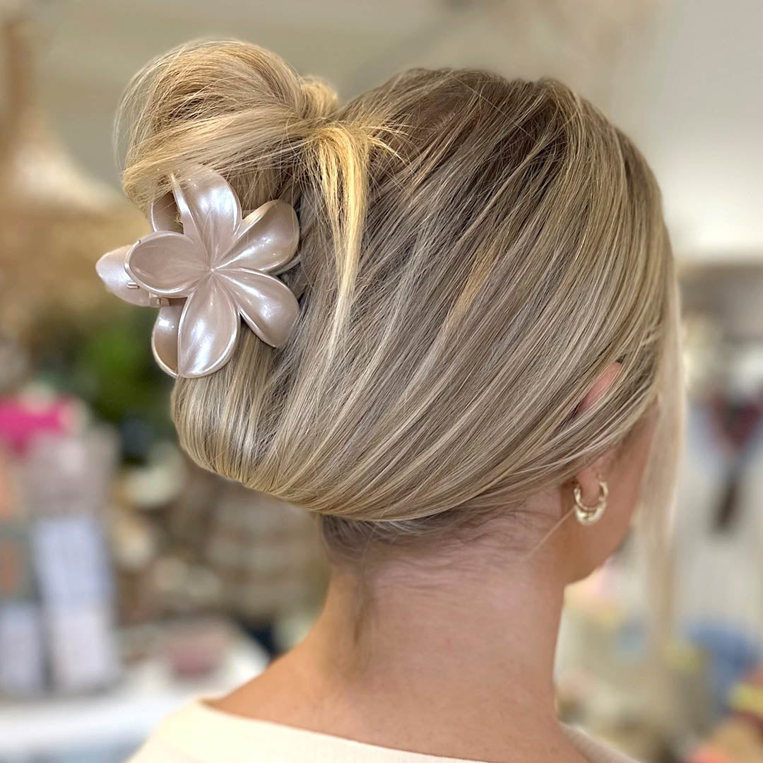 Hair clip flower pearl