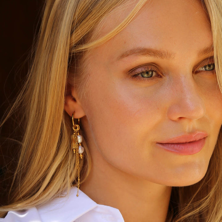 Boucles d'oreilles en or, perle et pierre marron
