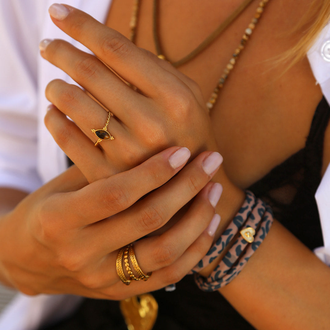 Bague en or torsadée œil de tigre