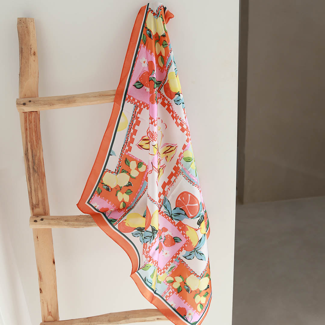 Satijnen bandana sjaal tutti frutti